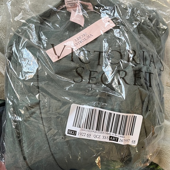 NWT Victoria’s Secret Ribbed Modal Short Robe - Picture 15 of 15